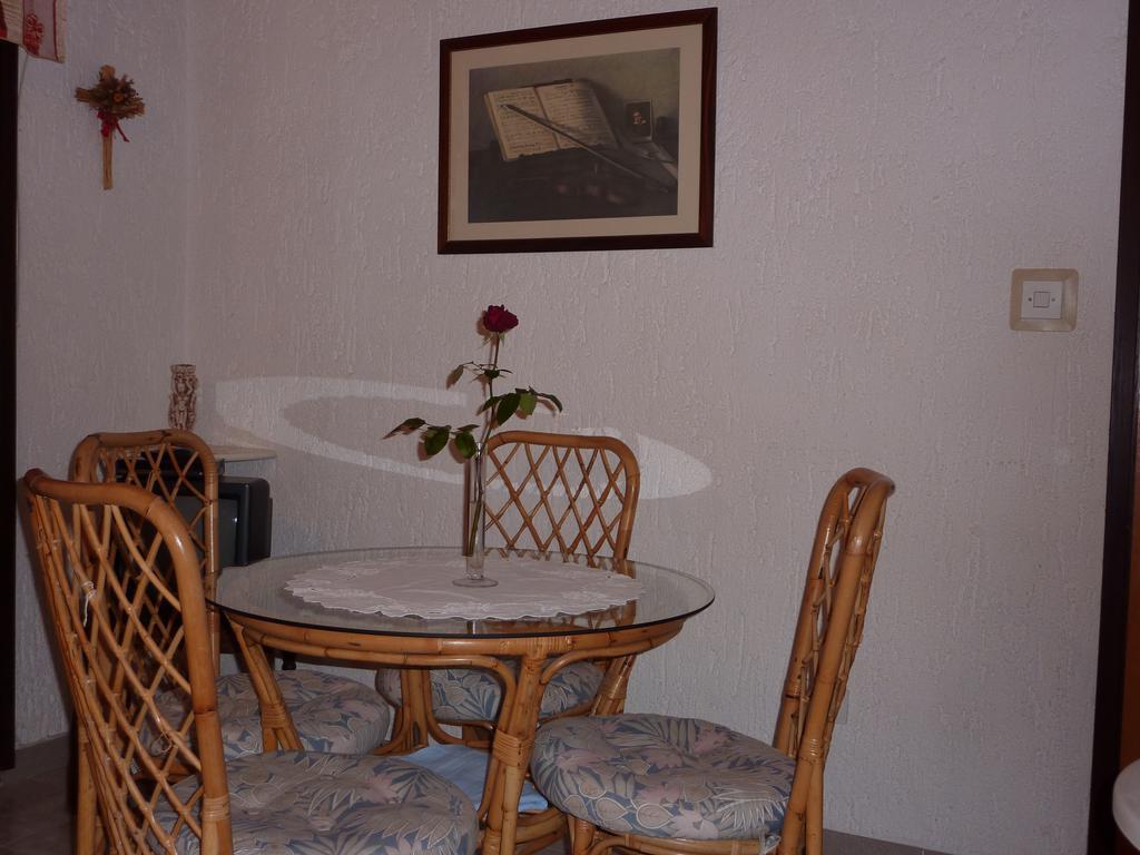 Apartment La Roza Funtana Exterior foto